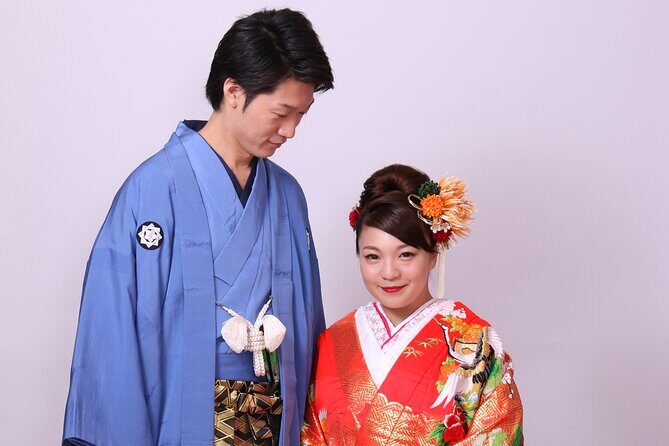 Kimono Photo Shooting Family and Group Plan in Tokyo - The makeover: quick hair styling that still photographs well
