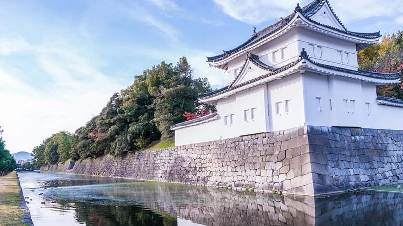 Kyoto: Nijo Castle World Heritage Guided Tour with Admission - Gardens and moats with koi: the calm before the power talk