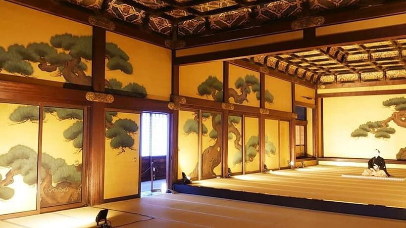 Kyoto: Nijo Castle World Heritage Guided Tour with Admission - Finding your guide at Nijōjō-mae Station, Exit 1