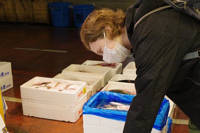 Learn Sushi-grade fish with a licensed guide @Yokohama fishmarket - Tuna tastings and buying confidence in a local market