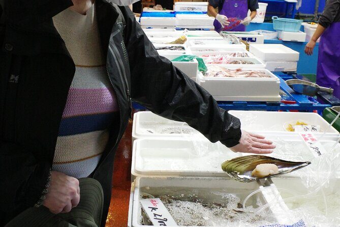 Learn Sushi-grade fish with a licensed guide @Yokohama fishmarket - The dismantling show: what to watch for (and why it counts)