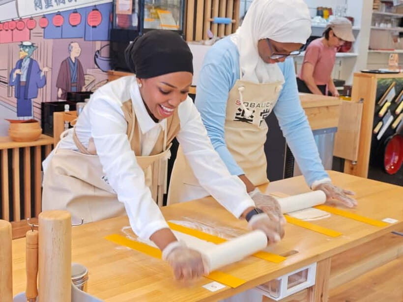 Made from flour in 30min! Ramen-noodle Making Experience! - The one snag to plan for: schedule changes
