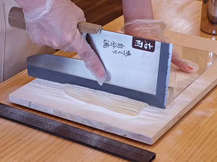 Made from flour in 30min! Ramen-noodle Making Experience! - Finding SOBAGIRI-RAKUJYO on Kappabashi Kitchenware Street