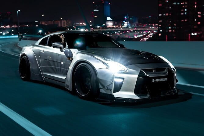 Membership Car Club GTR35 LibertyWalk Daikoku car meet photoshoot - Rainbow Bridge and Tokyo Bay views: the classic photo reset