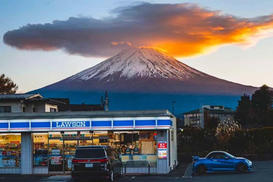 Mount Fuji 1-Day Trip: the Hottest Photography Tour - Hikawa Clock Shop: a quick stop that can turn into your best variety