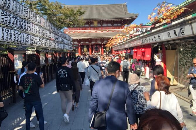 Mount Fuji and Hakone Private Tour with Pickup from Tokyo - Lake Kawaguchiko: where you decide how close you want Fuji
