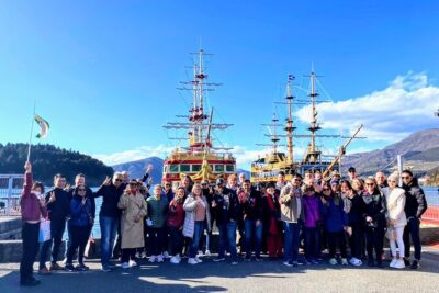 Mt Fuji and Hakone 1-Day Bus Tour Return by Bullet Train - Getting Out of Tokyo: Pickup, Coach Comfort, and Group Size