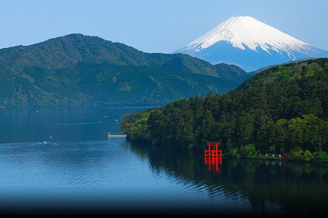 Mt.Fuji and Hakone Private SightSeeing Day Tour With Guide - Lake Ashinoko: the caldera lake and the Fuji backdrop
