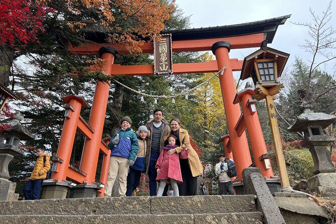 Mt Fuji and Lake Kawaguchiko Bus Day Tour with English Guide - Oshino Hakkai: eight springs, Fuji snowmelt, and reflective photo moments