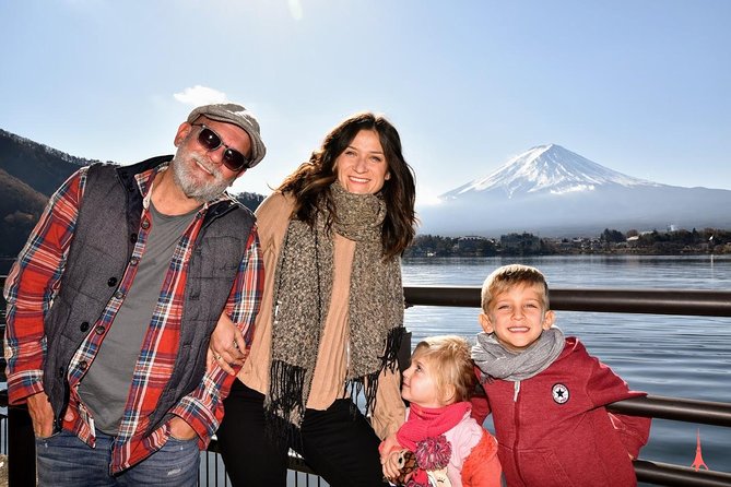 Mt Fuji Day Trip from Tokyo by Car with Photographer Guide - Stop 1: Arakurayama Sengen Park and the 400-Step Approach