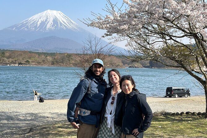 Mt. Fuji Five Lakes Tour with Guide & Vehicle (Kawaguchiko Dep) - Chureito Pagoda and Sengen Shrines: Sacred Views With Photo Timing