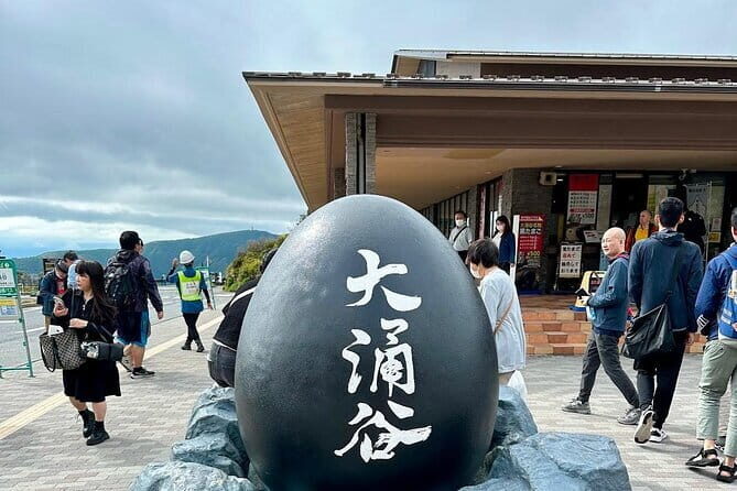 Mt fuji & Hakone customizable day tour w/ English speaking driver - Chureito Pagoda and Arakurayama Shrine: the classic image with stairs