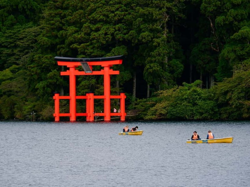 Mt Fuji Hakone/Enoshima Tour:Optional Ropeway/Lake Ashi Boat - Enoshima Shrine and Benzaiten Nakamise: tradition you can actually feel
