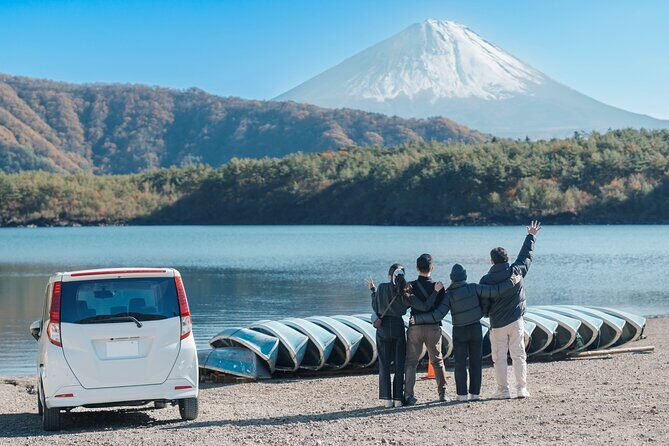 Mt. Fuji Highlight Photo Spots One Day Tour from Tokyo - Honcho Street and a Fuji Peek Behind Old-World Wires