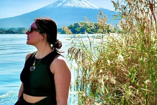 Mt. Fuji to Lake Kawaguchi, Lake Yamanaka and Onsen Day Tour - Lake Yamanaka and the Swan Lake boat option