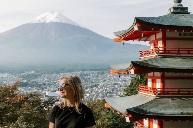 Mt Fuji Tour with Japanese Local Guide on Private Car from Tokyo - Chureito Pagoda and Arakura Sengen Shrine: the “wow” view, on purpose