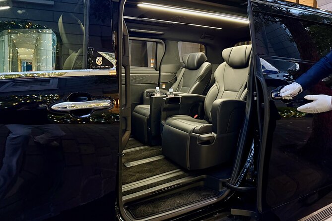 Narita Airport Private Transfer To Tokyo City - The Vehicles: Toyota Alphard or HiAce Feel Like a Step Up