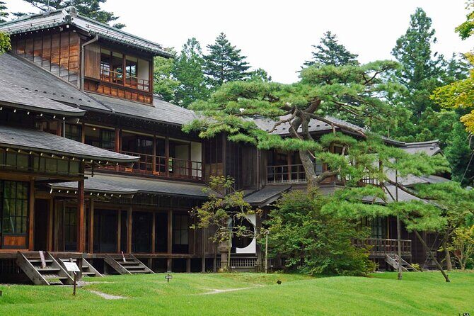 Nikko Private SightSeeing Day Tour With Guide (From Tokyo) - Rinno-ji Temple: cedar shade and three gilded Buddhas