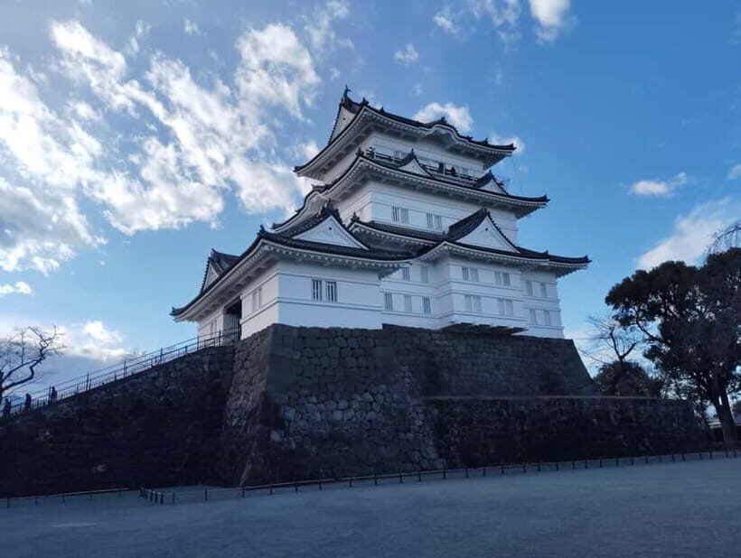 Odawara: Castle Guided Tour with Panoramic Views - Exhibits and artifacts: learning the architecture without a textbook