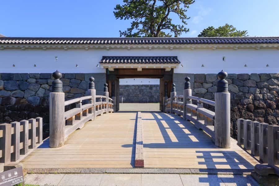 Odawara: Guided Ninja & Samurai Tour of Odawara Castle - Castle main keep area: the Hojo clan connection