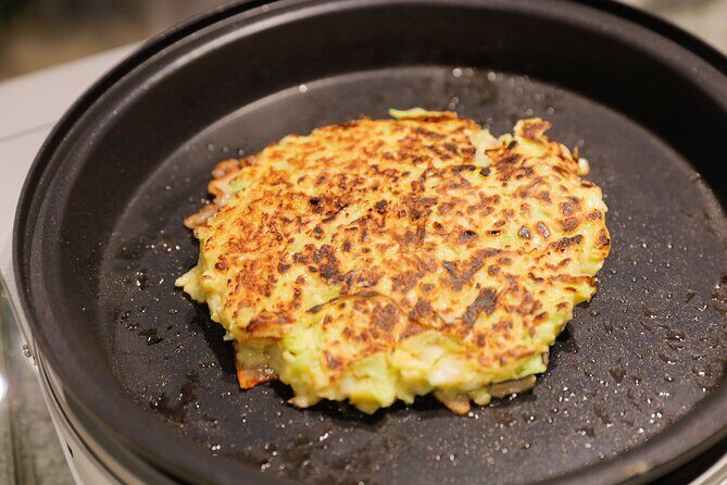 Okonomiyaki making experience~Japanese popular food - Taking the Class Beyond One Pancake