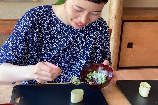 Plant-Based Sushi Diversity for All (vegan-friendly) - The tasting and swap: enjoying your rolls with the group