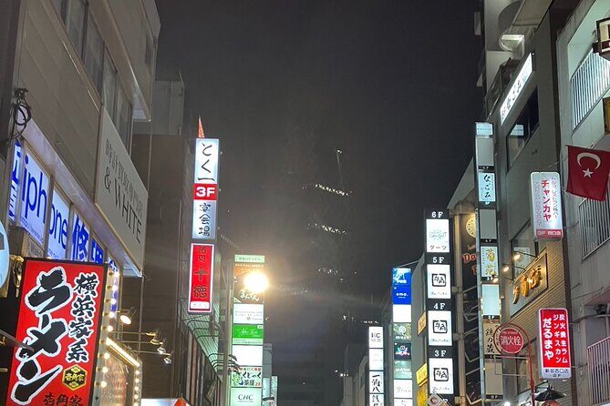 Private Bar Hopping Tour in Shinjuku, Tokyo - Logistics that can make or break the night