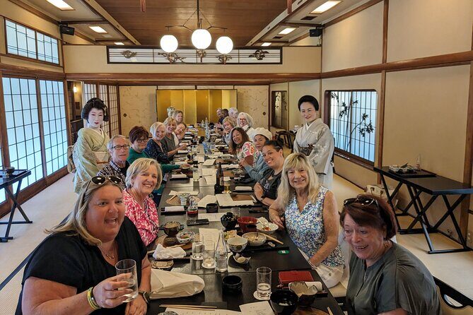 Private Customizable Car and Mini Van Tour in Tokyo - Imperial Palace to Tsukiji: architecture and food stops on your terms