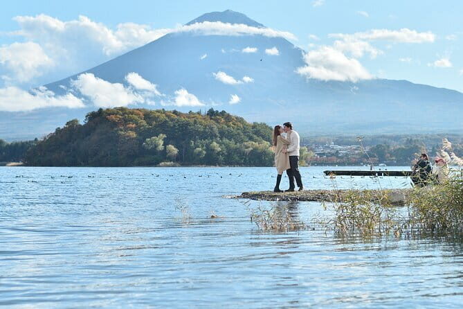 Private Hiking Tour to View Mt. Fuji - Ishiwari Shrine at the 8th station: mythology + a serious rock