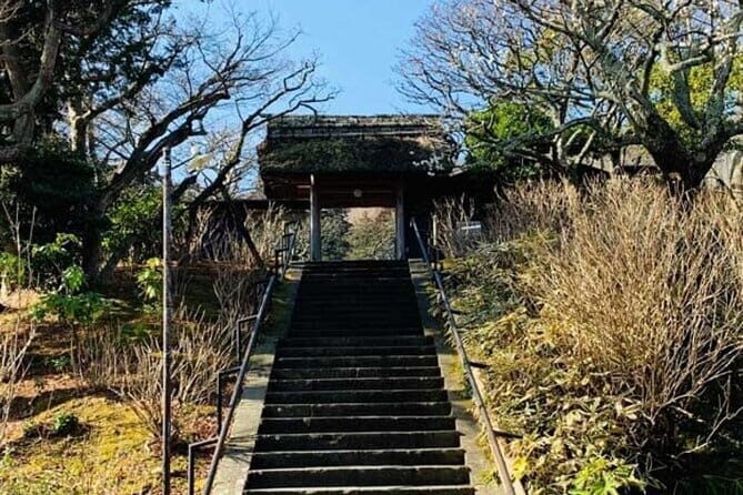 Private Tour Kamakura Yokohama Day Trip English speaking driver - Tsurugaoka Hachimangu: Shrines, Festivals, and Two Clan Ponds