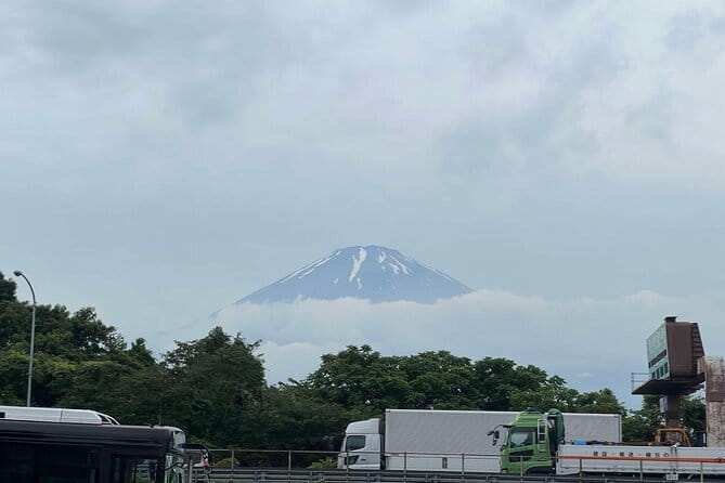 Private tour - Scenic Fuji Escape: Hakone, Peace Park & More - Oshino Hakkai: Fuji-fed ponds and a village feel