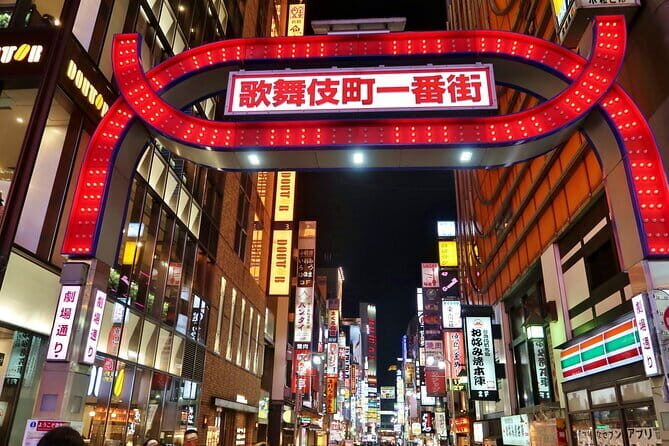 Private Tour with a Local Guide - Learn about daily life in Japan - Shibuya Crossing: navigating the iconic moment without getting lost