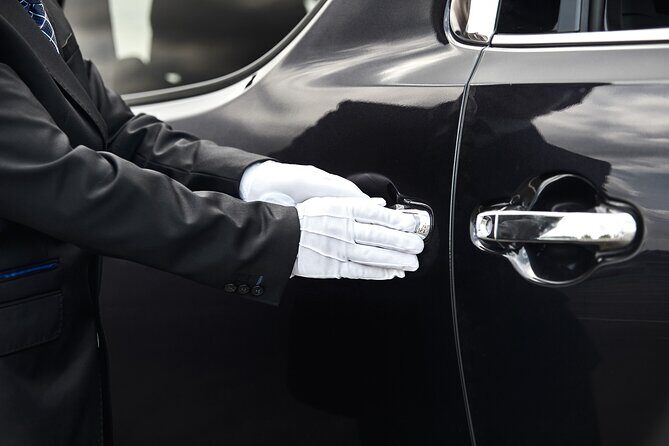 Private Transfer from Haneda Airport to Tokyo - The pickup moment at Haneda: where the stress usually lives