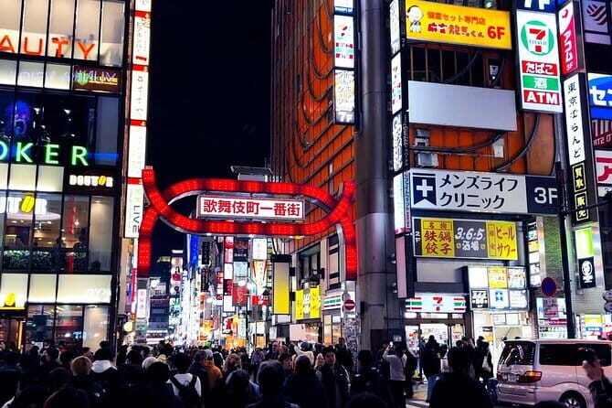 [Private]Shinjuku Golden Gai Bar Hopping w/ Japanese Local Guide - Why Shinjuku’s side streets feel local at 7:00 pm