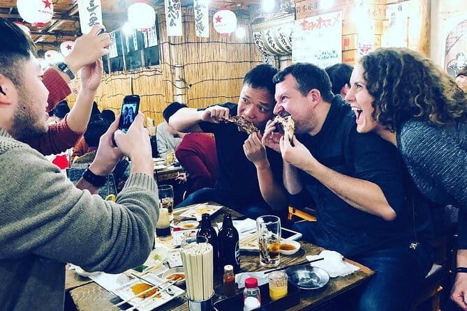 [Private]Shinjuku Golden Gai Bar Hopping w/ Japanese Local Guide - Shinjuku Golden Gai bar hopping: tiny doors, big differences