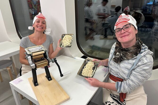 Ramen Cooking Class at Lake Kawaguchiko (Short Course) - Boiling fresh noodles: getting timing right with a noodle cooker