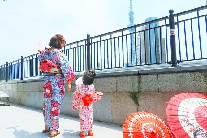 Ride a rickshaw wearing a kimono in Asakusa! Enjoy authentic traditional culture! - Choosing your kimono and hair set without overthinking