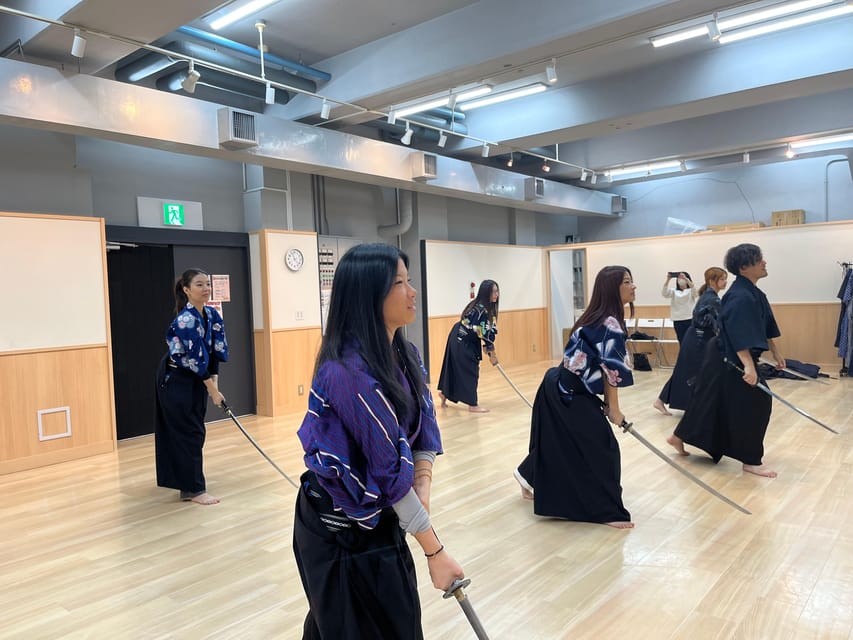 SAMURAI EXPERIENCE in Tokyo（Harajuku）【SAMURAI've】 - Meeting point: finding the red door in Harajuku fast