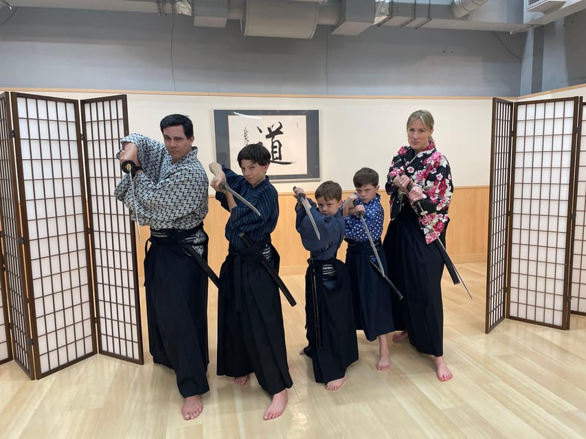 SAMURAI EXPERIENCE in Tokyo（Harajuku）【SAMURAI've】 - Sword basics that you can actually use: learning moves step-by-step