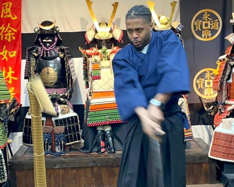 Samurai sword cutting experience - Step 2: Greetings, meditation, and mental unity