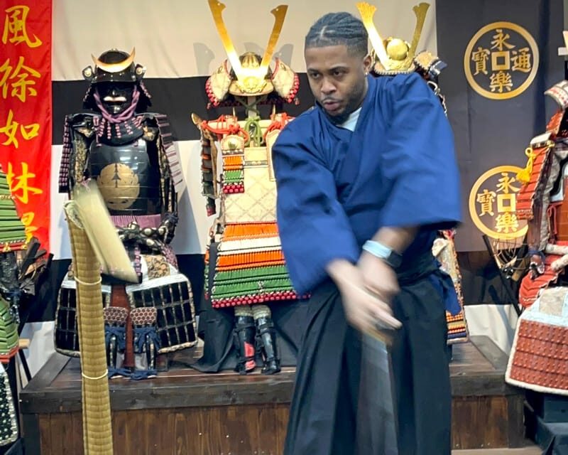 Samurai sword cutting experience - Step 4: Cutting tatami twice, with your timing