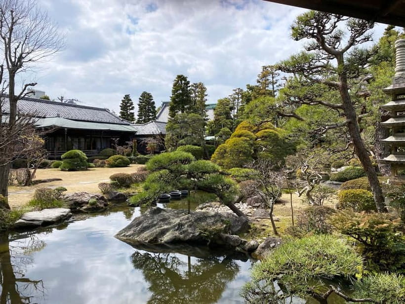 Shibamata: Step Back into Old Japan! - Taishakuten Sandō: street snacks and an easy warm-up walk