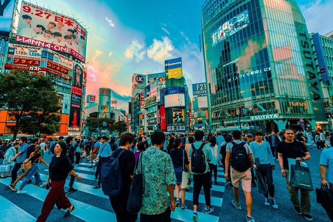 Shibuya Bar Hopping Adventure Unique and Drank Experience - Meeting at Uniqlo Dogenzaka: start with the right address