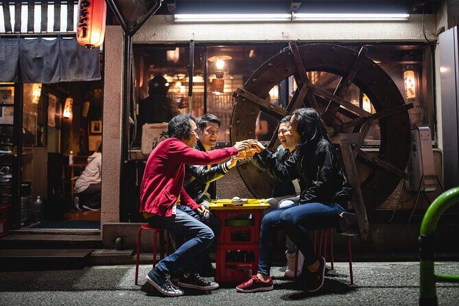 Shibuya by night in Small Groups: Neon Lights and Local Flavors - Key highlights to look for