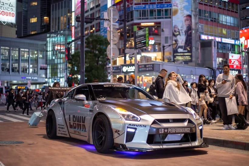 Shibuya City: Daikoku PA GT-R R35, R34, R33 or R32 Tour - Rainbow Bridge, Tokyo Bay roads, and the Shibuya crossing shots