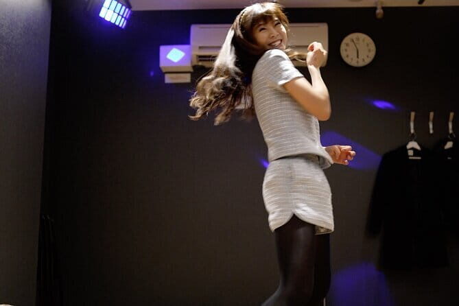 Shuffle Dance in Tokyo with a TikTok Star - Intermediate Level - Price and Value: How $35.83 Works for a Studio, a Teacher, and a 4K Keepsake