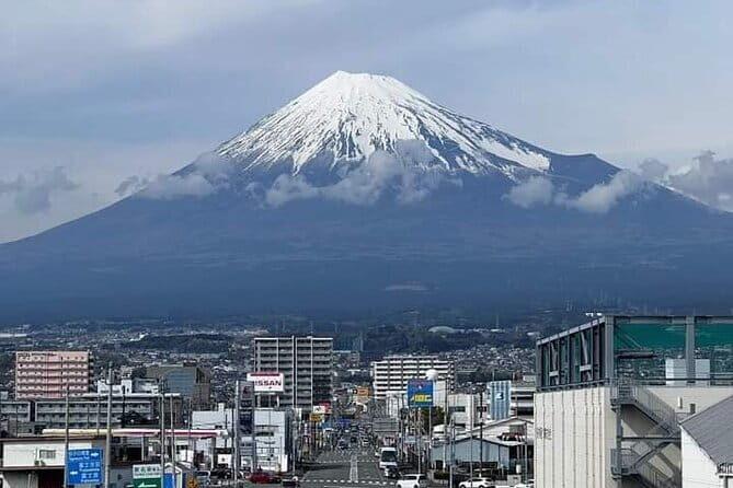 Snow Monkey Park and Miso Production Tour Bullet Train from Tokyo - Stop 2: Obuse-machi stroll for Hokusai’s twilight years and chestnuts