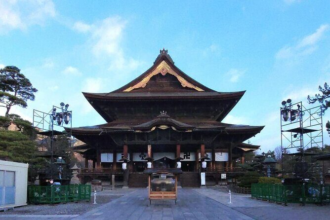Snow Monkey Park & Zenkoji Temple Nagano Pvt. Full Day Tour. - Cost and timing: splitting the private ride makes it easier to justify