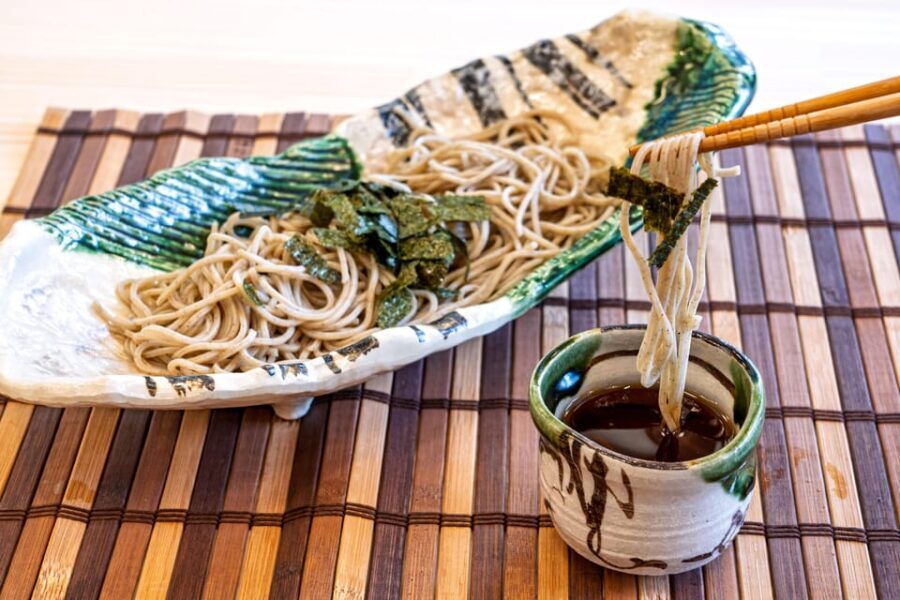 ///Soba Making Experience///Use The BIG Soba-Knife!! - The small details that make it work