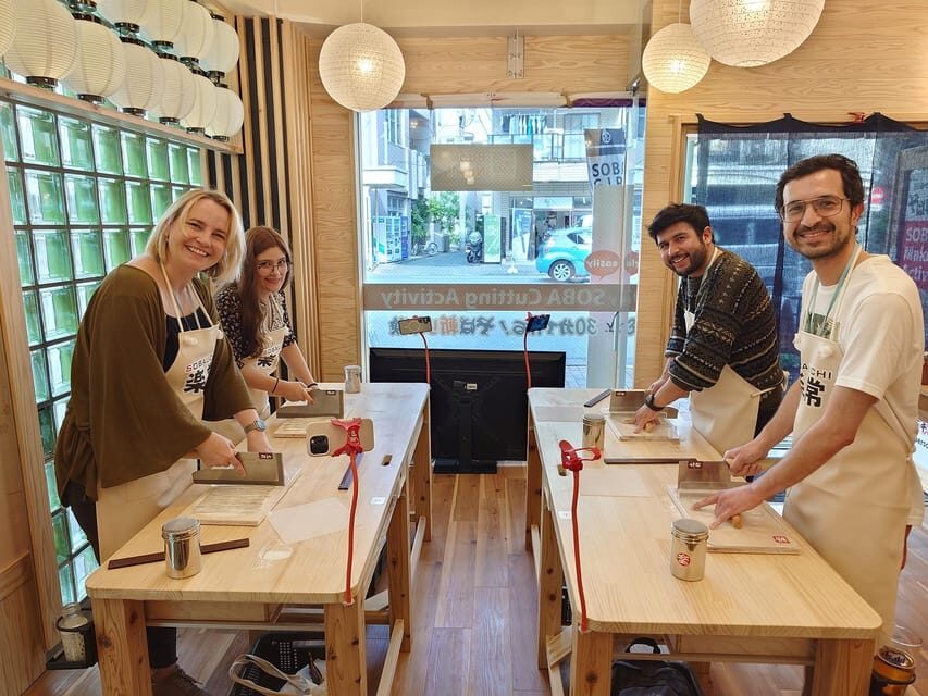 ///Soba Making Experience///Use The BIG Soba-Knife!! - Languages, teaching style, and how smoothly it runs